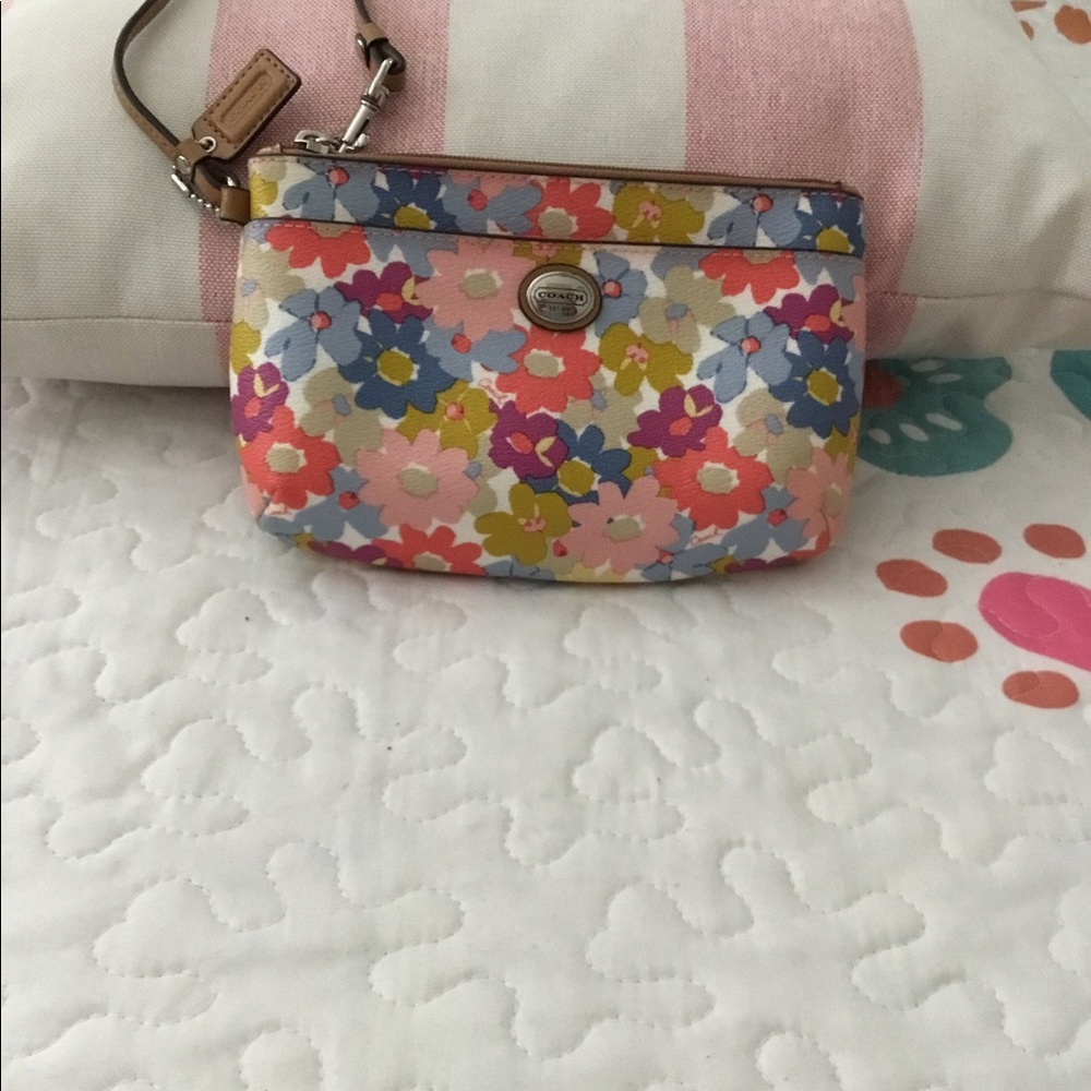 Coach floral Peyton wristlet